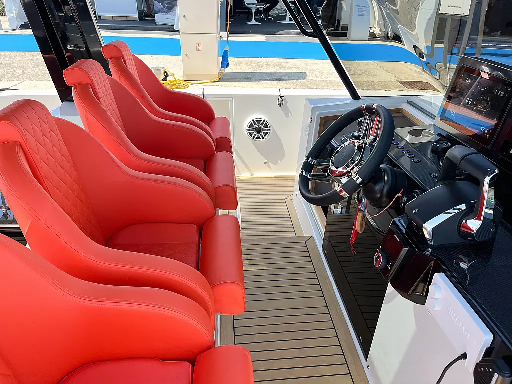 De Antonio D42 Open - 
