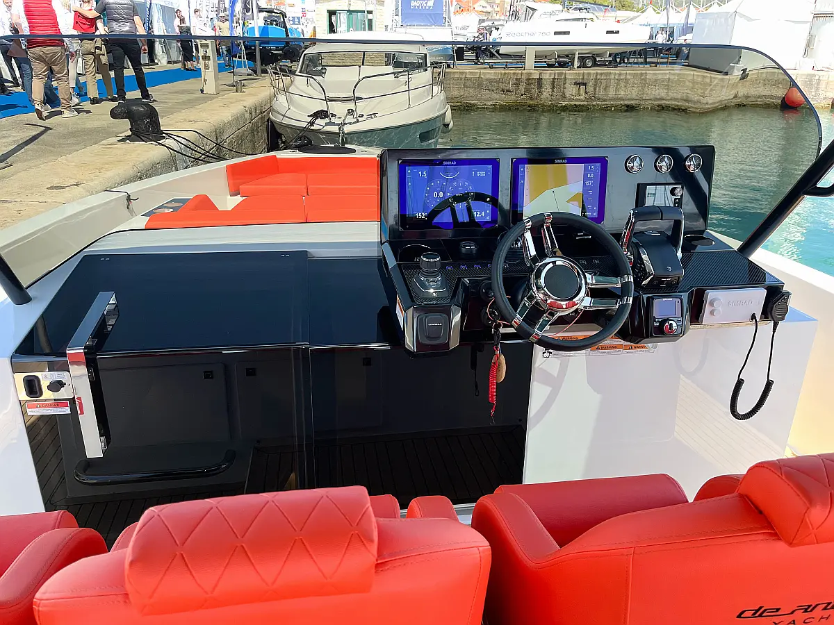 De Antonio D42 Open - 