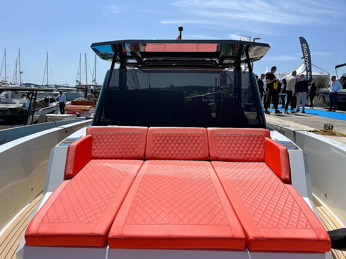 De Antonio D42 Open - 