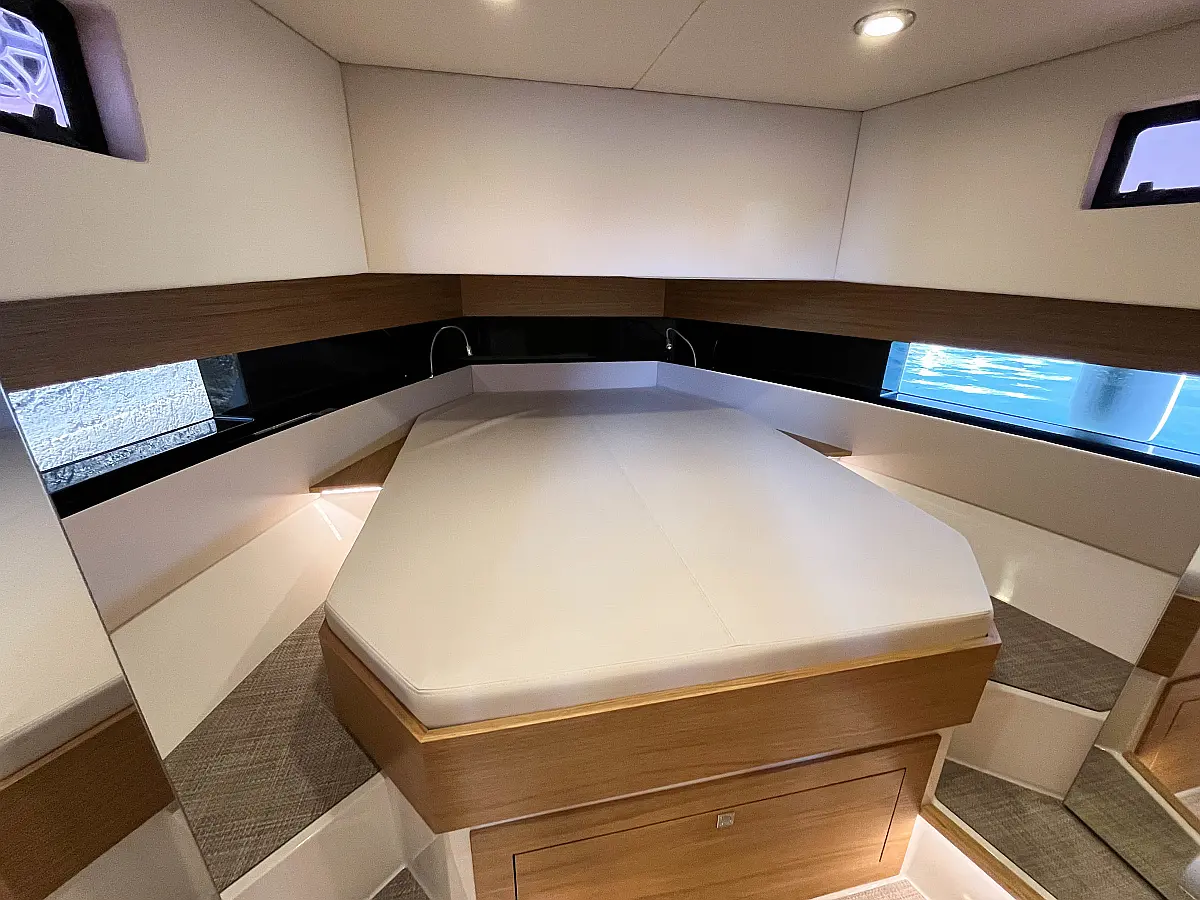 De Antonio D42 Open - Eragon  - [Internal image]