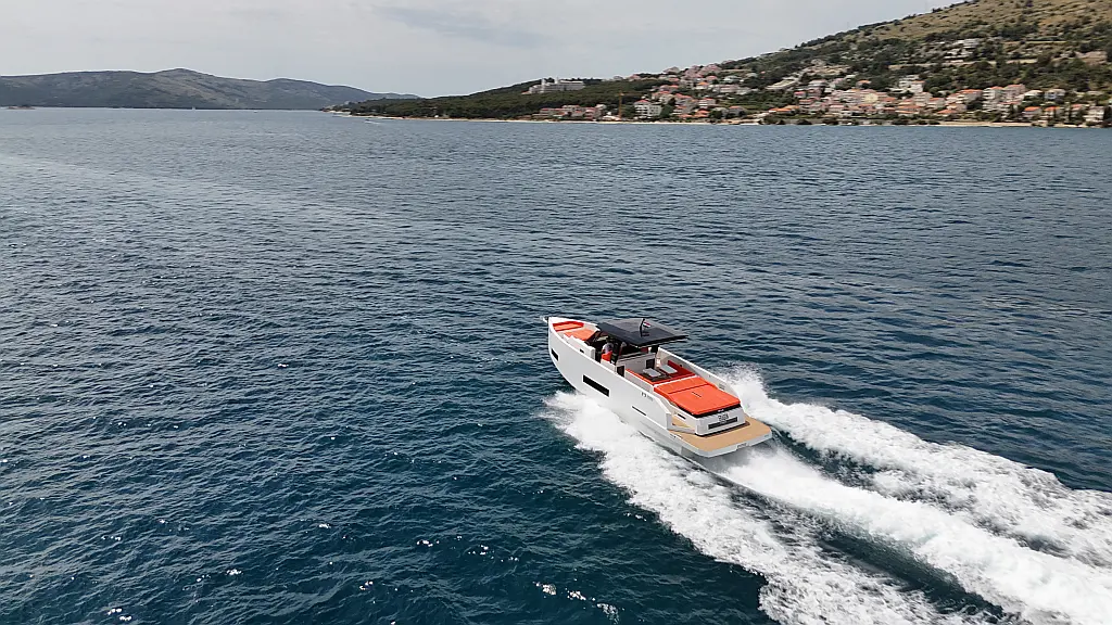 De Antonio D42 Open - 