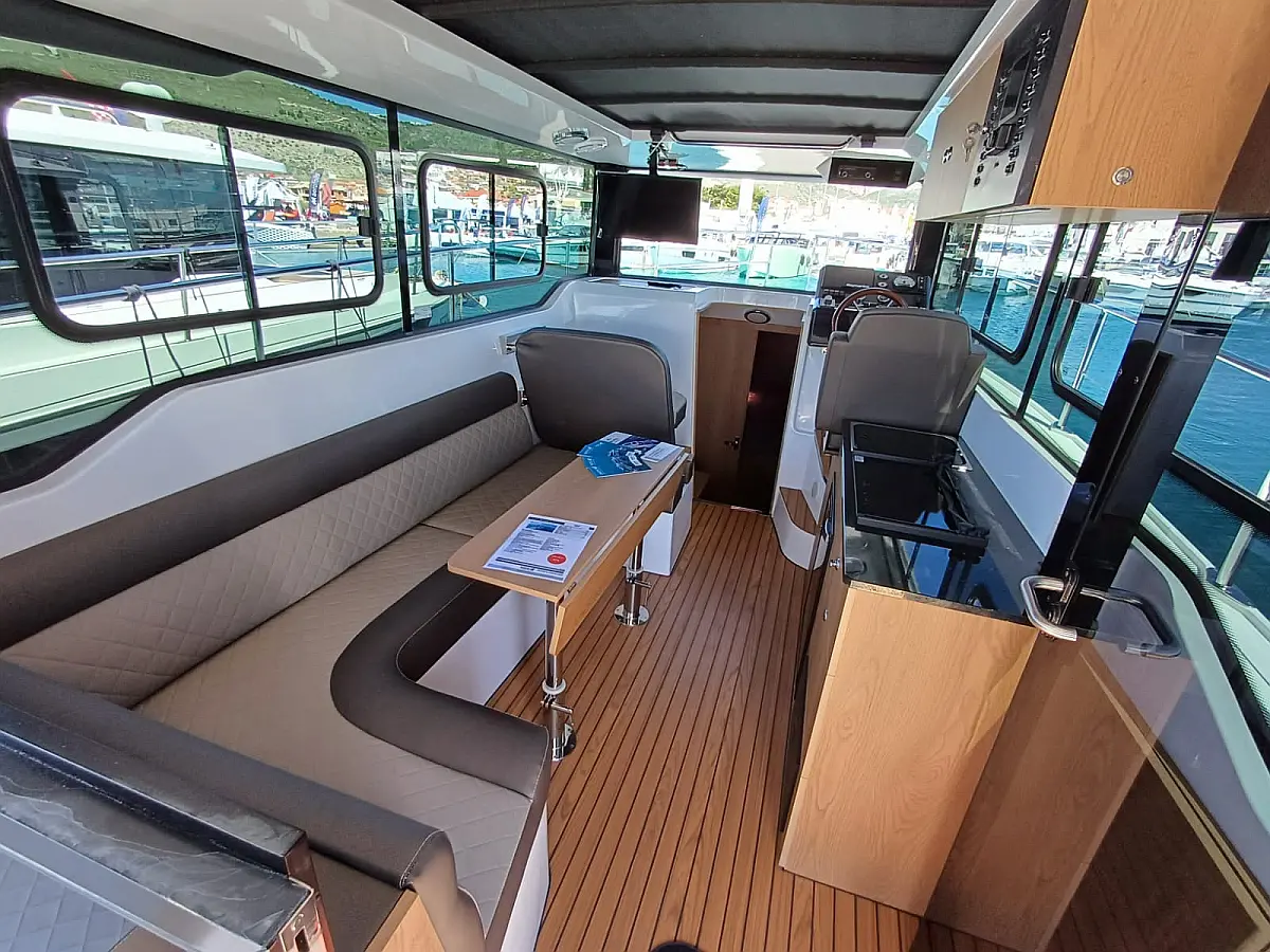 Nikhen Aquasun 34 Sedan LP - ŠOLTA  - Internal image
