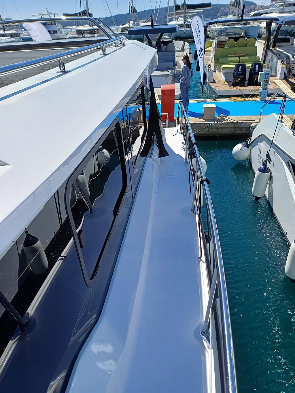 Nikhen Aquasun 34 Sedan LP - 