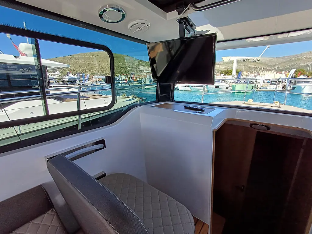 Nikhen Aquasun 34 Sedan LP - 