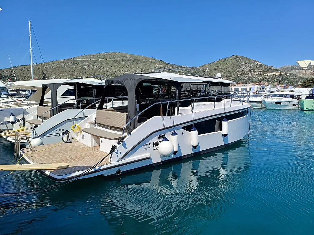 Nikhen Aquasun 34 Sedan LP - 